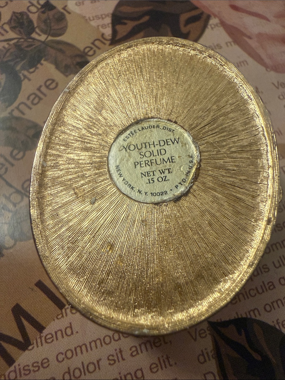 Estee Lauder Vintage Cameo Solid Perfume Case - empty - Picture 2 of 3